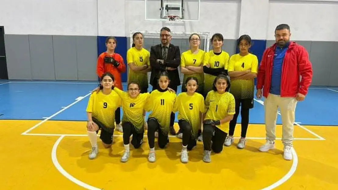 Talas 75. Yıl Mühime Germirli Orta Okulu, gol yemeden namağlup şampiyon oldu