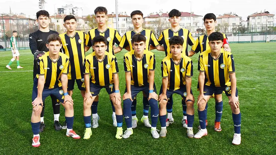 Talas Belediyespor U15 takımında yüzler gülüyor