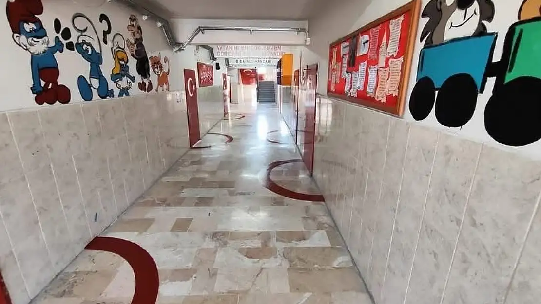Tayini çıkan okul müdüründen örnek davranış