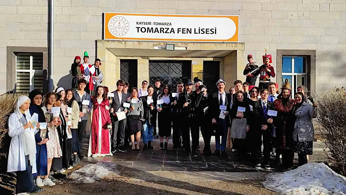 Tomarza Fen Lisesi'nde 'Dünya roman Kahramanları Günü' etkinliği