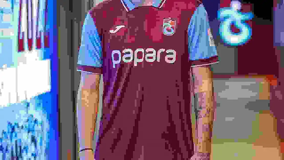 Trabzonspor, yeni transferleri Siman Banza ve Serdar Saatçı'ya stadyumda forma giydirdi