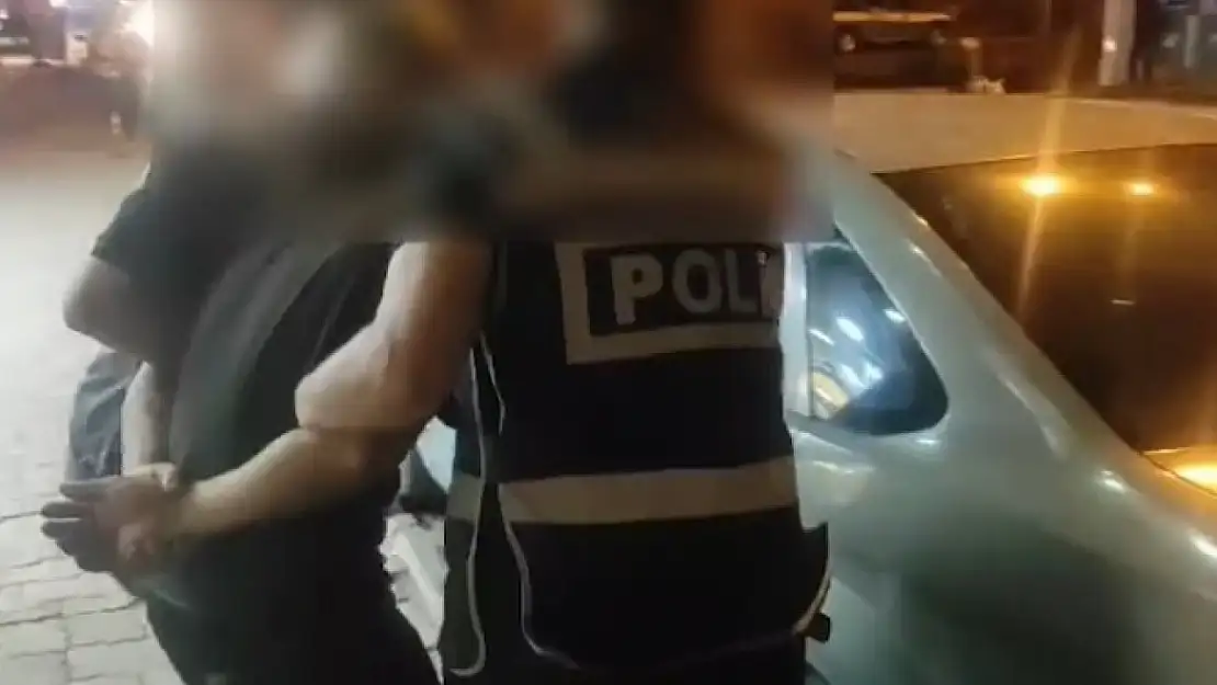 Trafikte tartıştığı kişiye  tabanca gösteren şahıs yakalandı