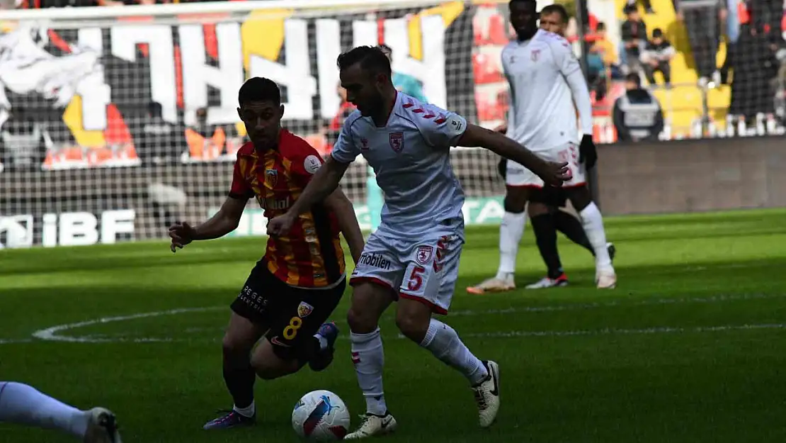 Trendyol Süper Lig: Kayserispor: 0 - Samsunspor: 1 (İlk yarı)