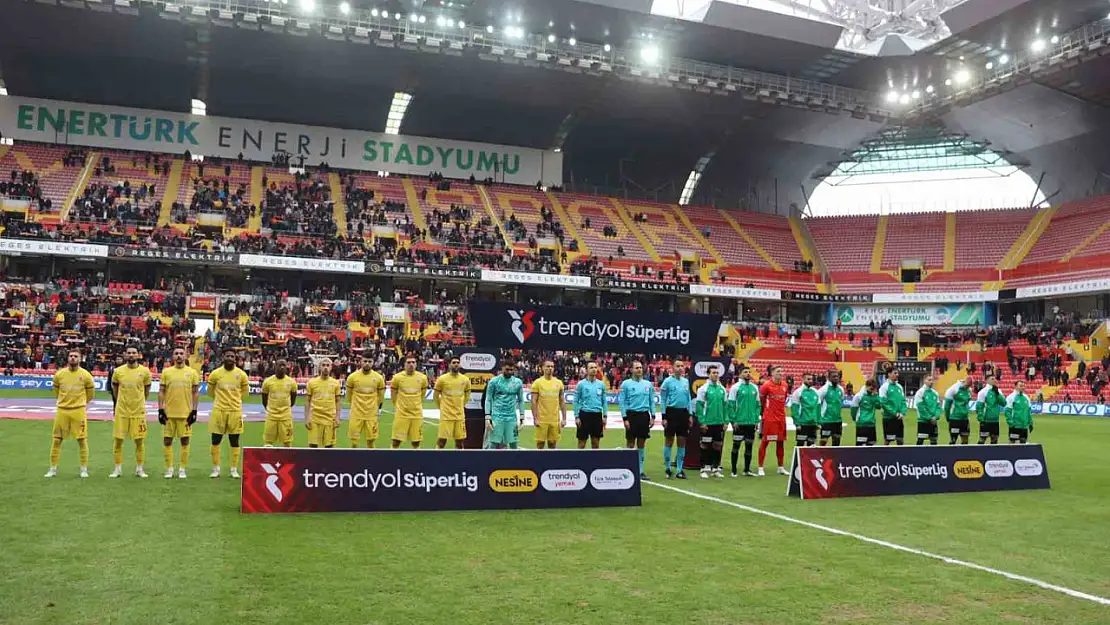 Trendyol Süper Lig: Kayserispor: 2 - Konyaspor: 1 (İlk yarı)