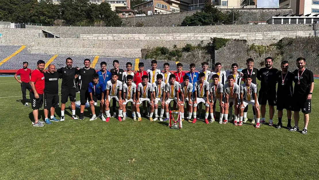 U15 Türkiye Futbol Şampiyonası'nda şampiyon Talas Belediyespor