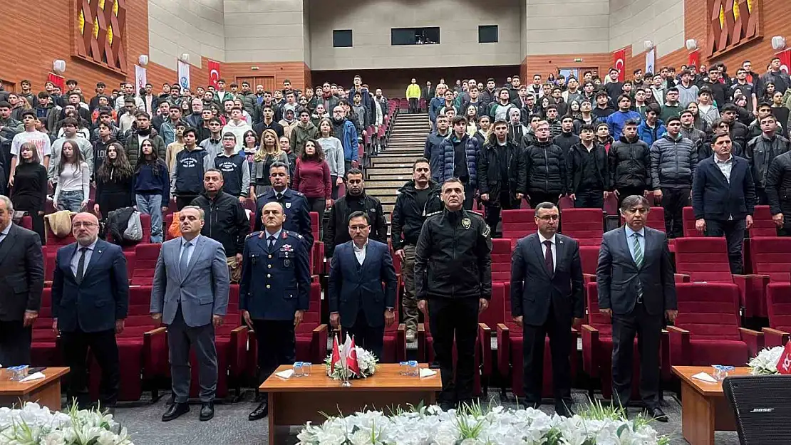 Vali Çiçek: 'Gençlerimiz siberde inşallah bizim gözümüz ve kulağımız olur'