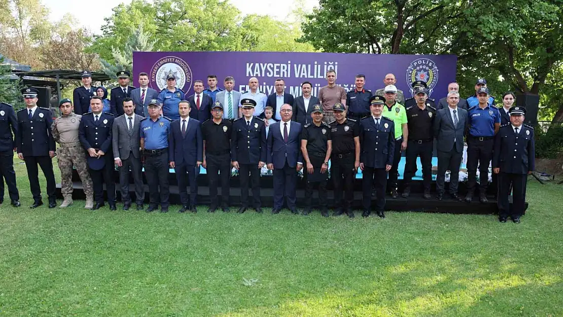 Vali Çicek, Rütbe Terfi ve Ödül Töreni'ne katıldı