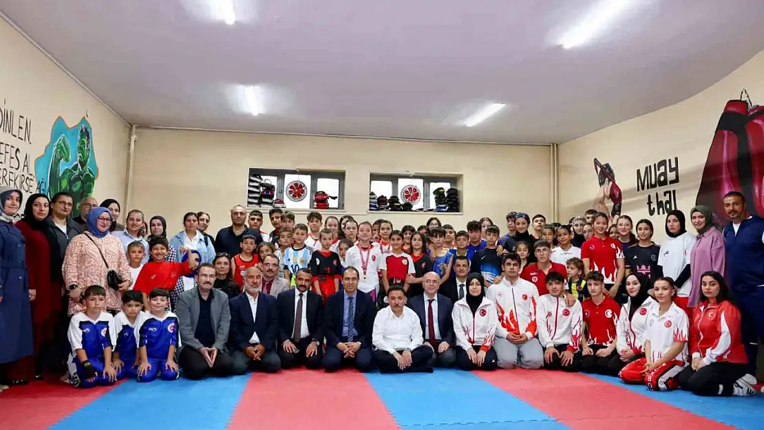 Vali Çiçek'ten Erva Sağlık Spor Kulübü'ne ziyaret