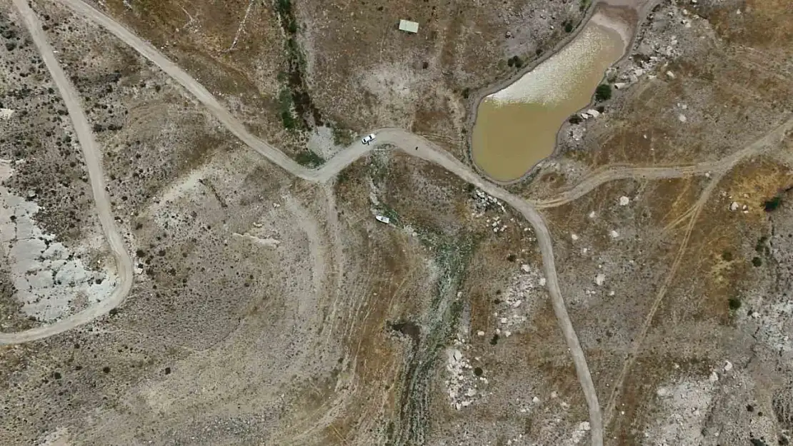 Yamula Barajı'nda sular çekildi, eski mahalle ortaya çıktı