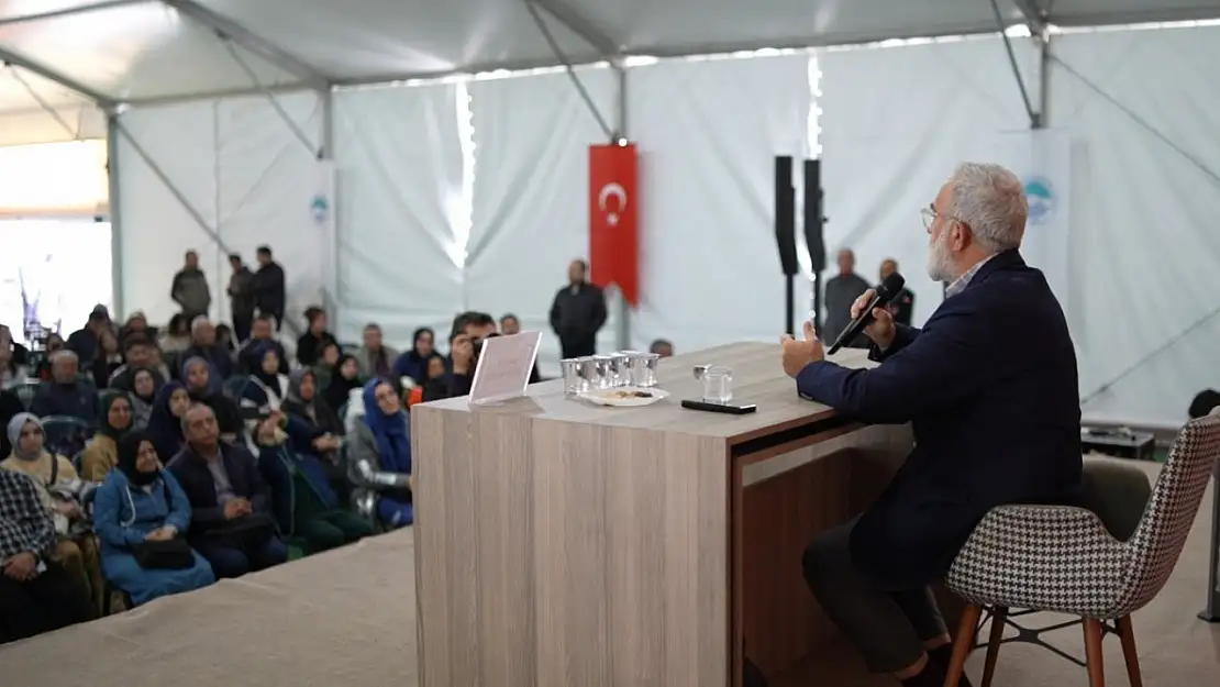 Yazar Yenişehirlioğlu: 'Kayseri Kitap Fuarı her yıl güçlenerek devam ediyor'