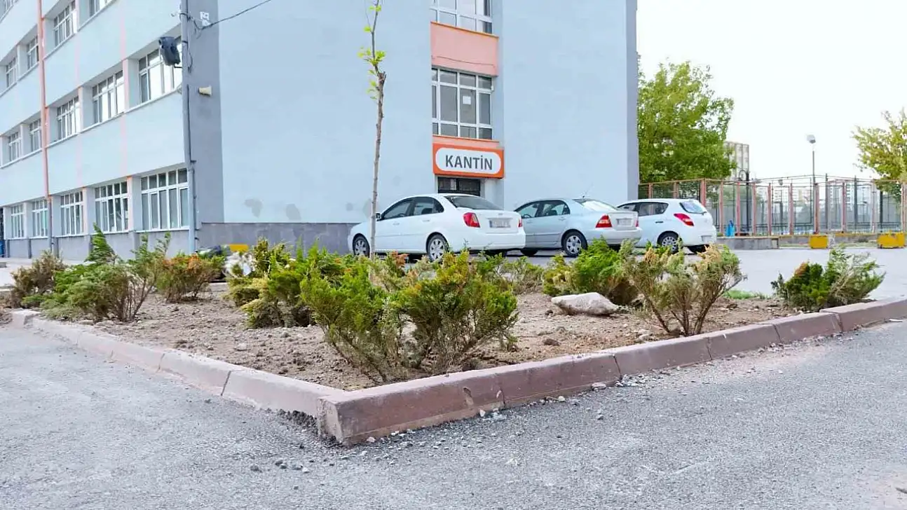 Büyükşehirden eğitime 'yeşil' dokunuş: 3 okulun çehresi değişti