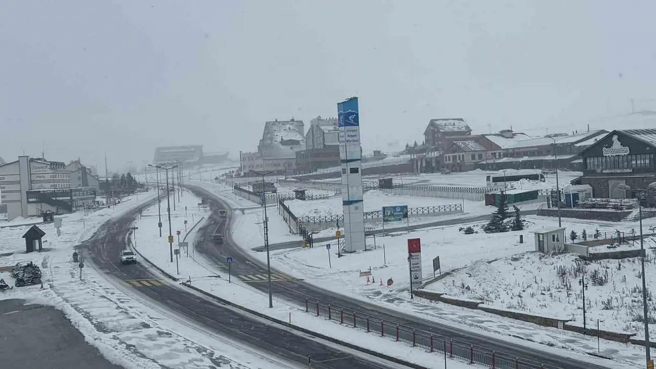 Erciyes'te kar yağışı