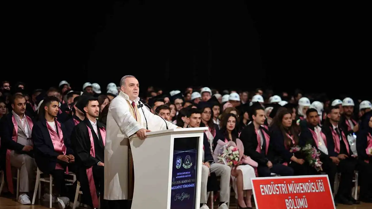ERÜ'de 702 mühendis mezun oldu
