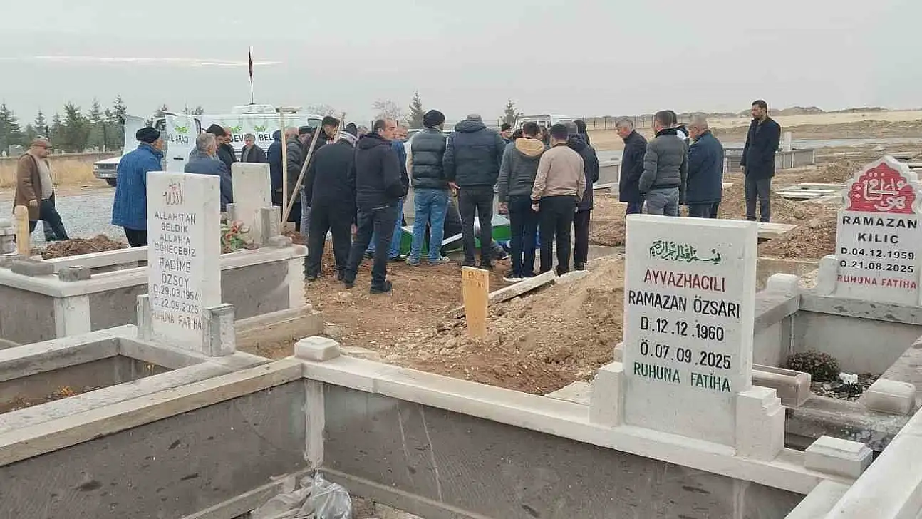 Gaziantep'te boşandığı eşi tarafından öldürülen kadın Kayseri'de toprağa verildi