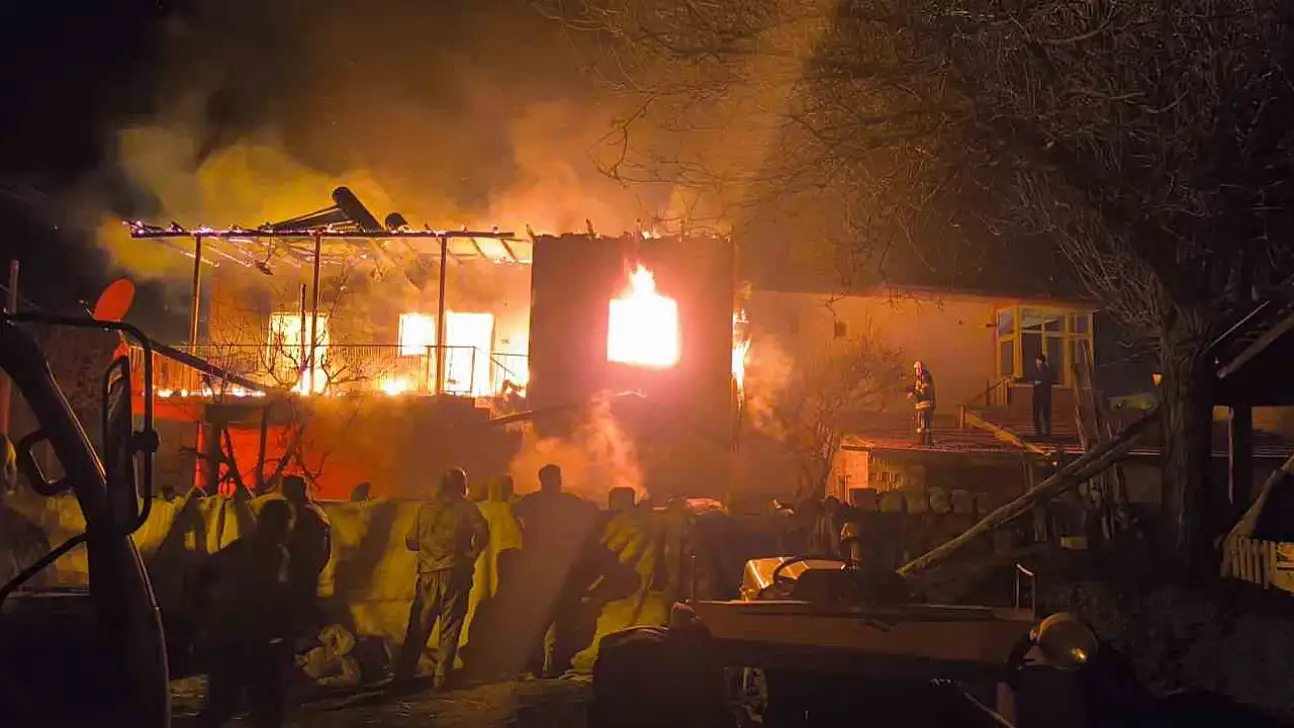 Kayseri'de ev yangını: Engelli kadın hayatını kaybetti, annesi yaralandı