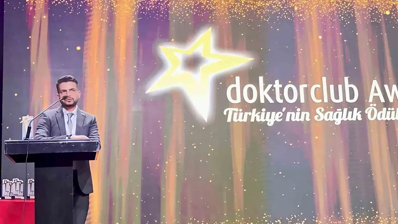 Kayseri Devlet Hastanesi'ne 'Yılın Yenilikçi Sağlık Profesyonelleri' ödülü