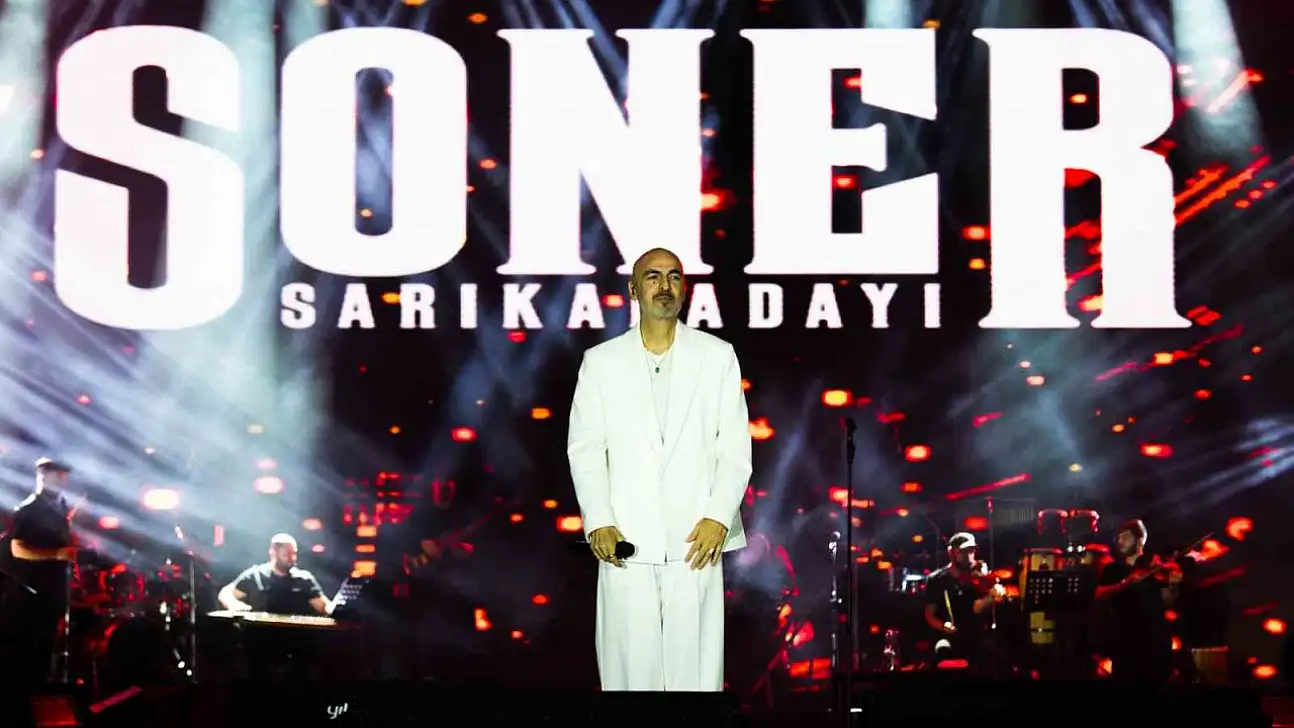 Kayserililer Soner Sarıkabadayı ile eğlendi