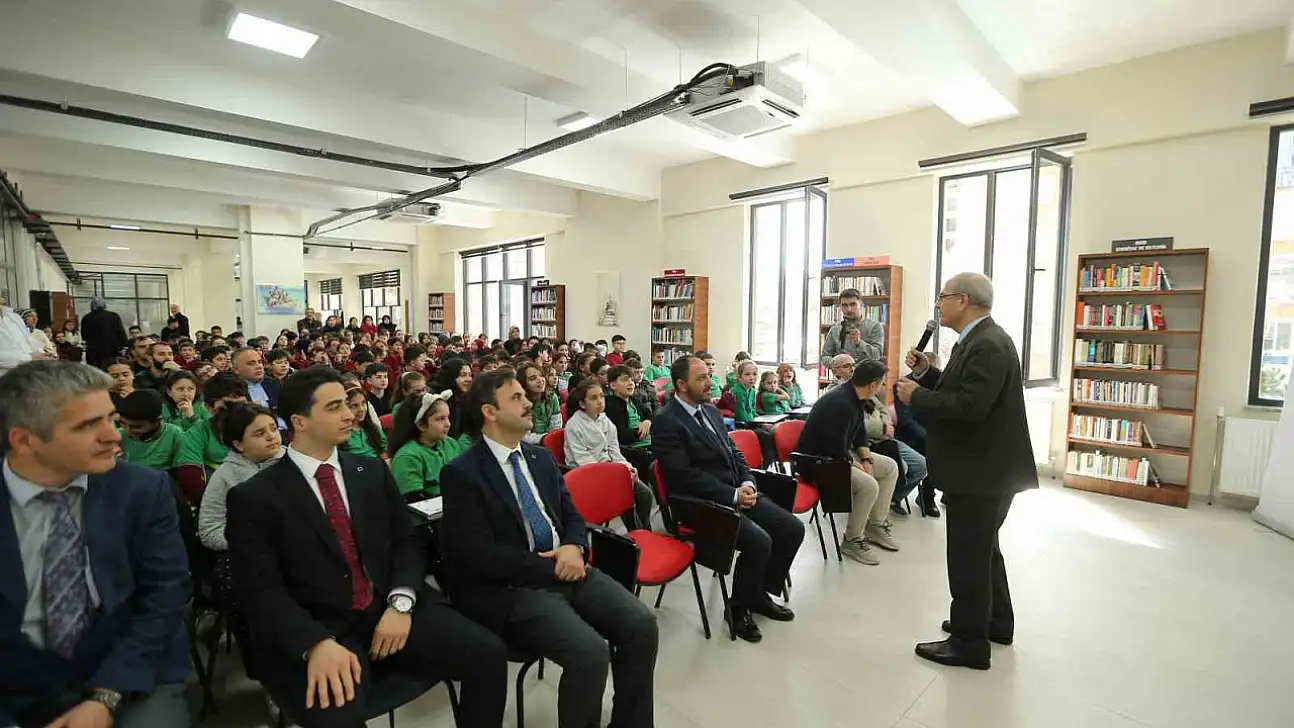 Kütüphane Haftası'na özel Yazar-Okur Buluşmaları