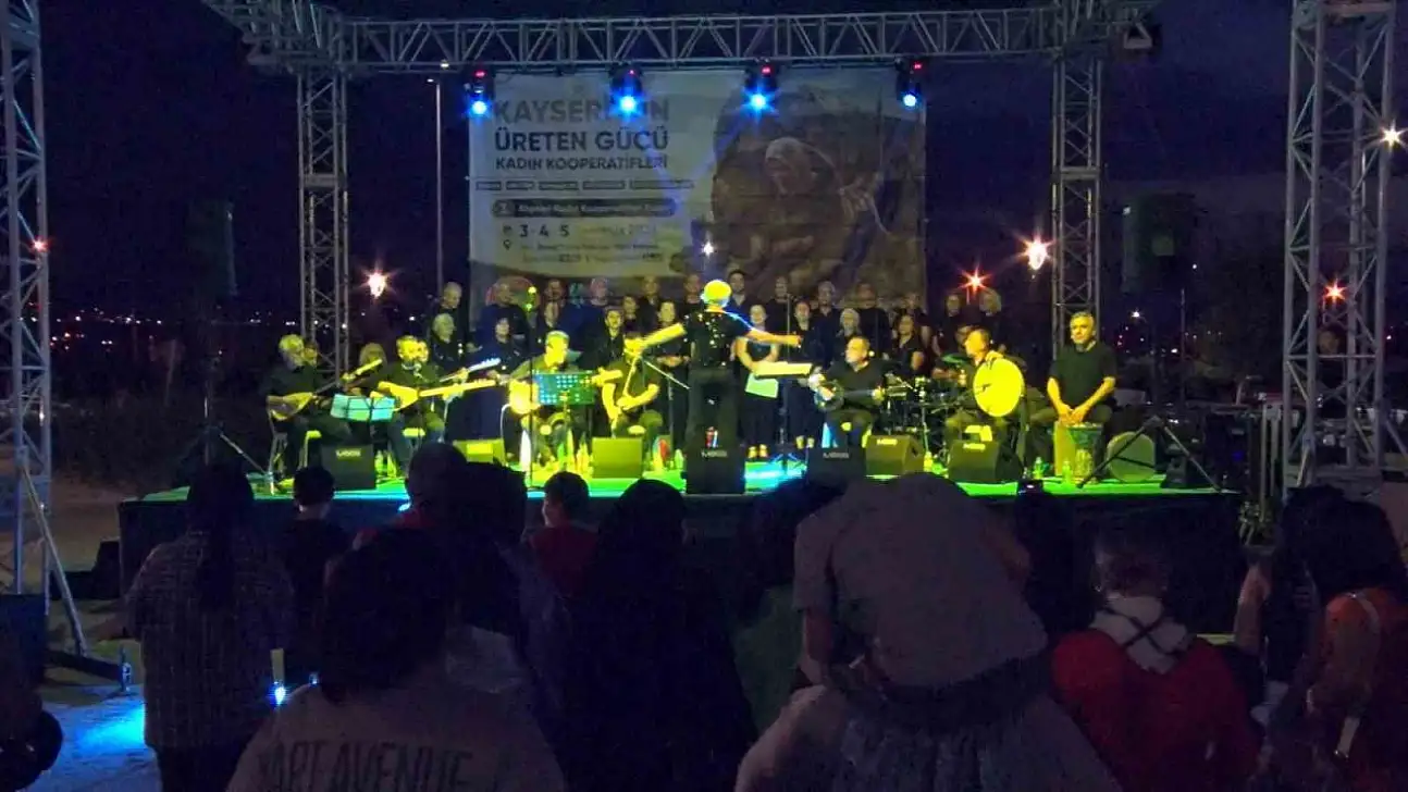Talas Maharetli Eller Kooperatifi'nden müzik dolu akşam