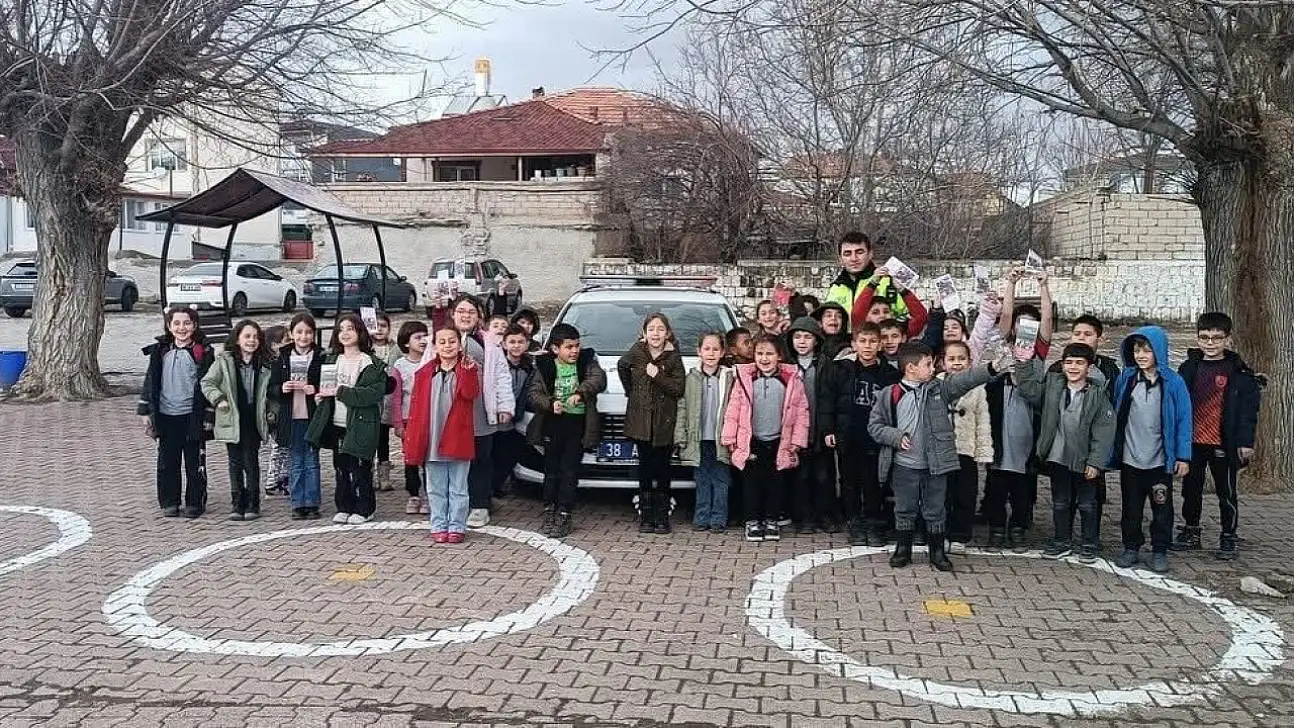 Tomarza'da öğrencilere trafik eğitimi verildi