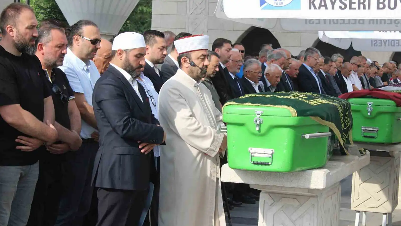 Başkan Büyükkılıç'ın yengesi son yolculuğuna uğurlandı