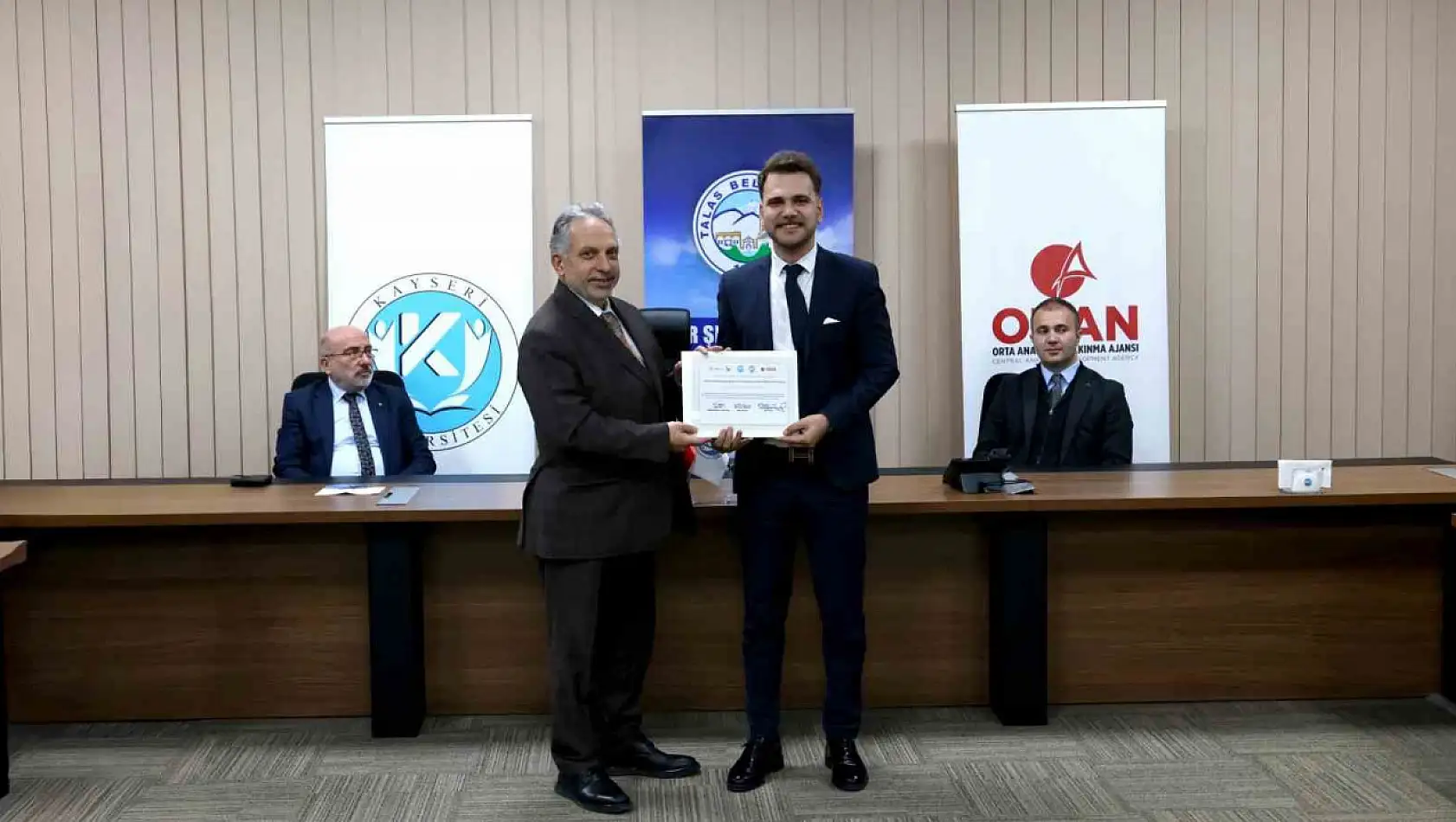 Dijital Görselleştirme ve Tasarım Araçları Eğitimi tamamlandı