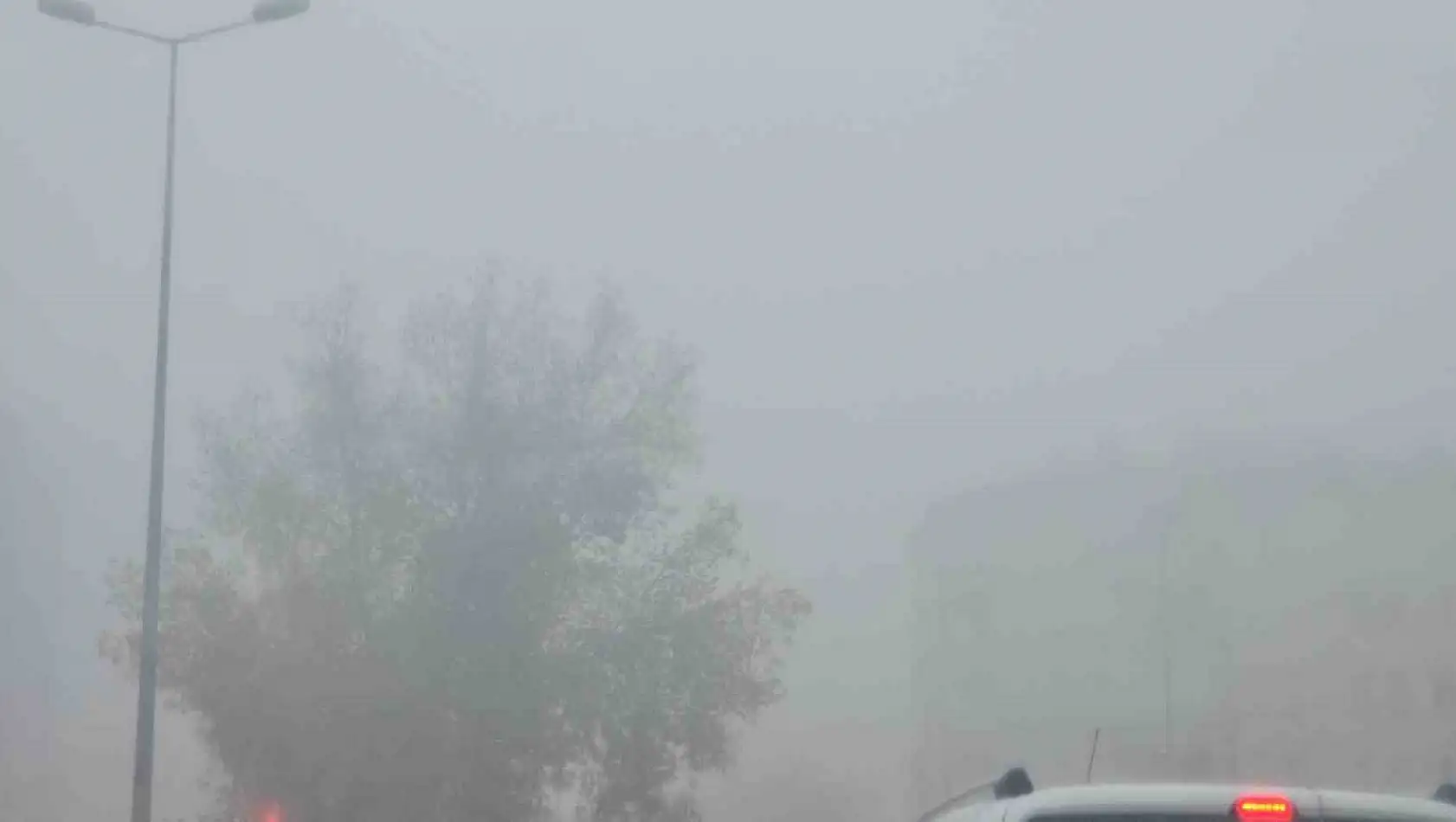 Kayseri'de sis görüş mesafesini düşürdü