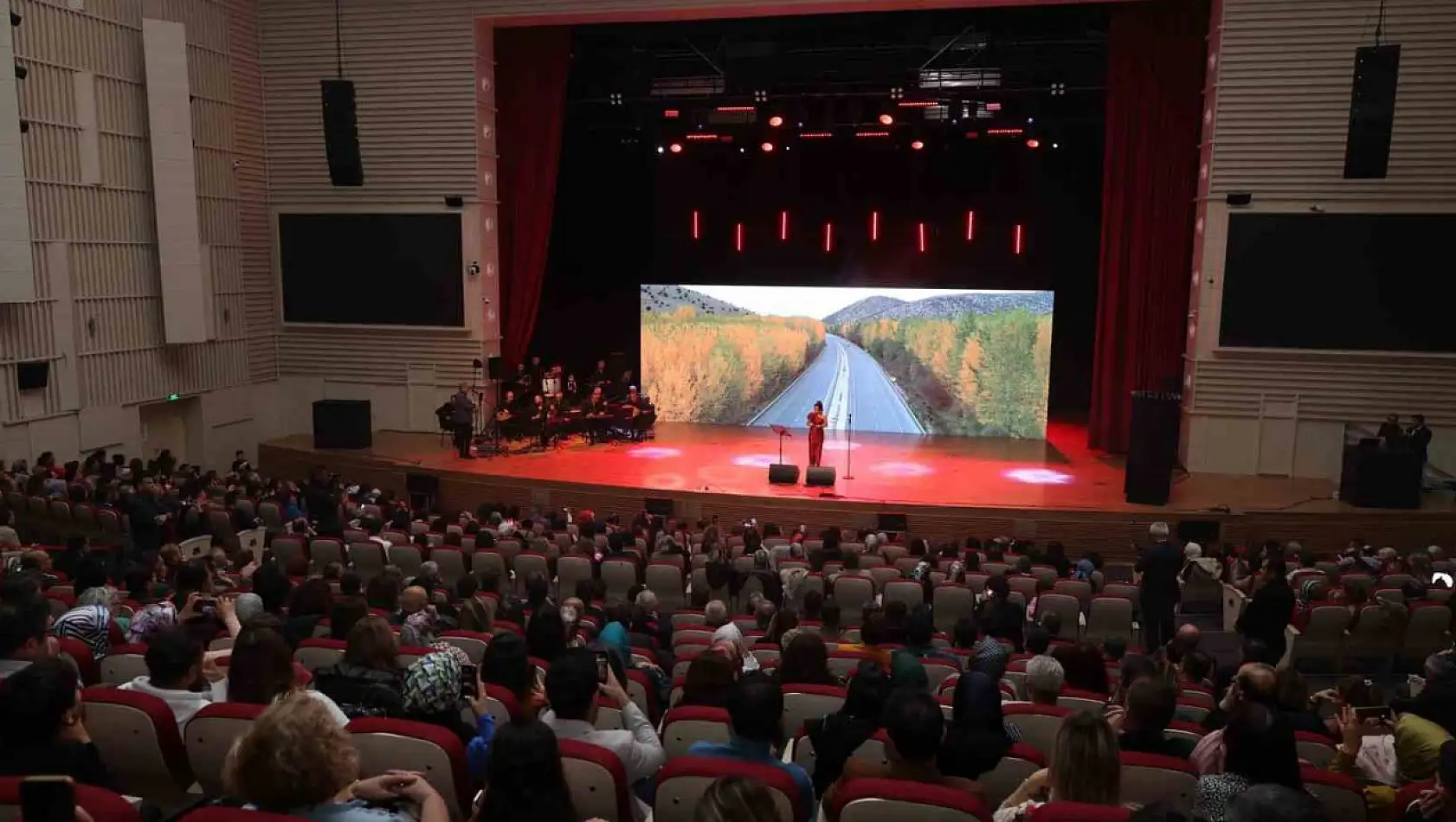 Öğretmenler konserde buluştu