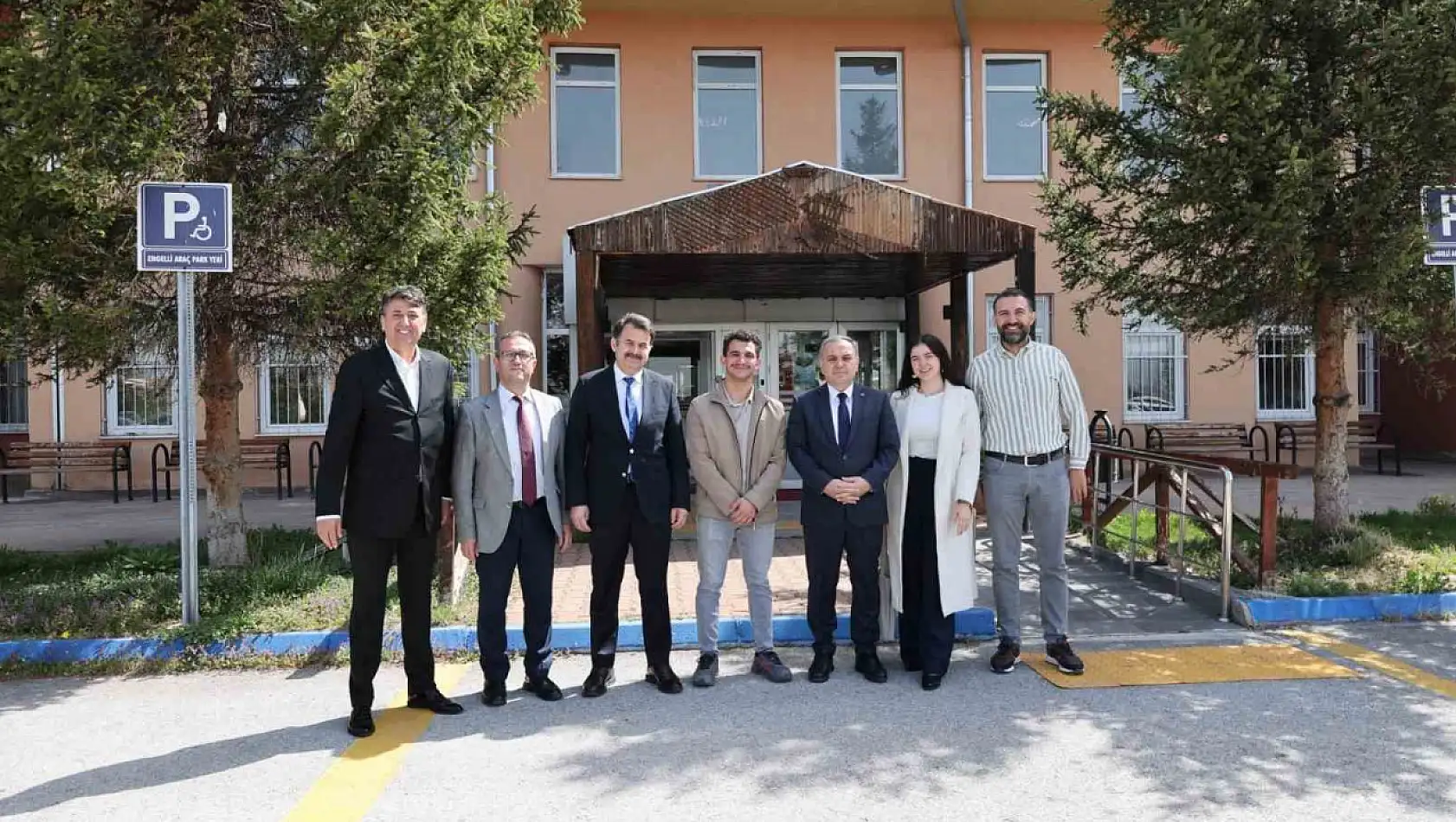 Rektör Prof. Dr. Fatih Altun'dan Rekreasyon Kulübü'ne ziyaret