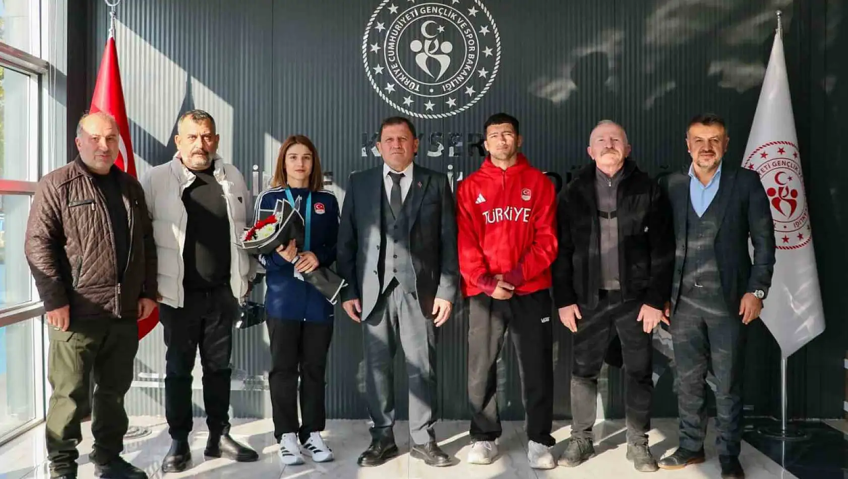 Şampiyonlara coşkulu karşılama