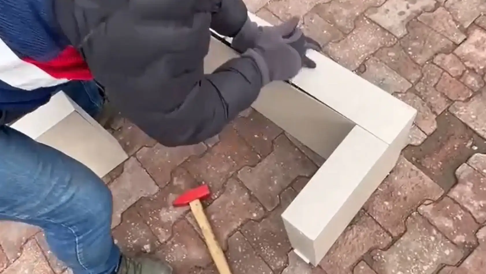 Sehpa içerisine zulalanmış 4 kilo uyuşturucu ele geçirildi