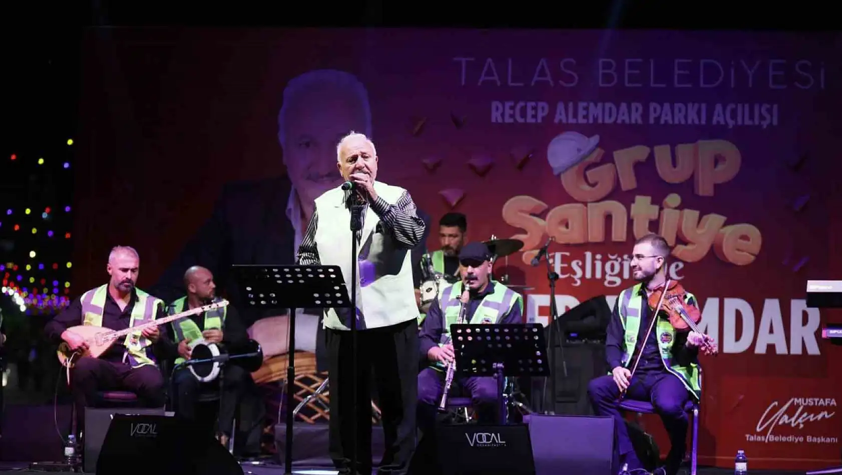Talas'ta vefa parka, türküler meydana taştı