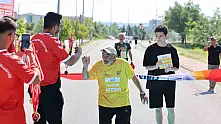 7'den 70'e demokrasi koşusunda buluştu