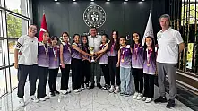 Kayseri şampiyonu sporculardan İl Müdürü Kabakcı'ya ziyaret