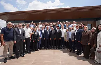 AK Parti Kayseri Teşkilatı, görevdeki 500. gününü istişare toplantısıyla taçlandırdı