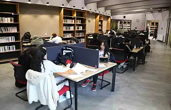 Ara tatilde Melikgazi'nin Akıl Küpü Kütüphaneleri dolup taşıyor