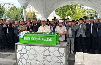 Başına kaya parçası düşmesi sonucu hayatını kaybeden bebek toprağa verildi