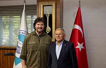 Başkan Büyükkılıç, Ahmet Şafak'ı ağırladı, konser coşkusuna ortak oldu