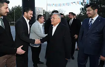 Başkan Büyükkılıç, gençlerle iftar sofrasında buluştu