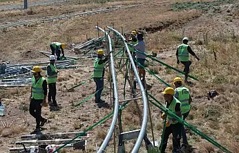 Başkan Büyükkılıç'ın Erciyes'teki yeni projesi yükseliyor: dağ kızağında raylar yerine oturuyor