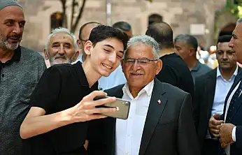 Başkan Büyükkılıç, Kayseri'nin en beğenilen ilk 5 siyasetçisi arasında