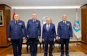 Başkan Büyükkılıç, Kayseri'nin yeni atanan komutanlarını ağırladı