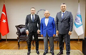 Başkan Büyükkılıç, şehrin farklı kesimlerinden konuklarını makamında ağırladı