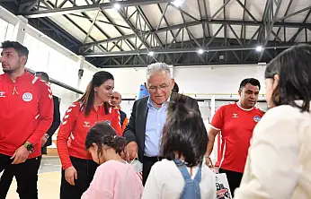 Başkan Büyükkılıç, Sevgi Evleri'nde düzenlenen bayramlaşmaya katıldı