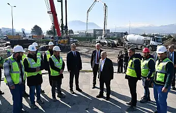 Başkan Büyükkılıç'tan Kartal Katlı Kavşağı'na yakın takip: 'Verimli bir şekilde çalışmalar sürüyor'