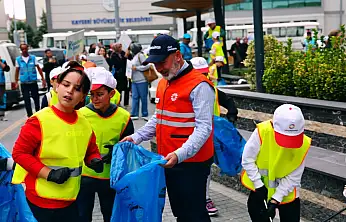 Başkan Çolakbayrakdar: 'Daha güzel bir gelecek için durmadan çalışıyoruz'