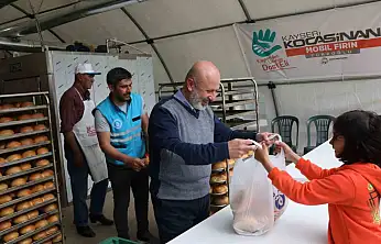 Başkan Çolakbayrakdar: 'Depremzede kardeşlerimizin her daim yanındayız'