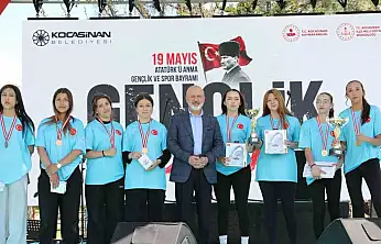 Başkan Çolakbayrakdar: 'Gençler için çalışıyor, geleceğe yatırım yapıyoruz'