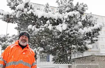 Başkan Çolakbayrakdar: 'Kar yağışı ve don tehlikesine karşı 3 vardiya 24 saat çalışıyoruz'