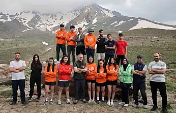 Başkan Özdoğan, Erciyes'te dağcılarla zirve heyecanını paylaştı